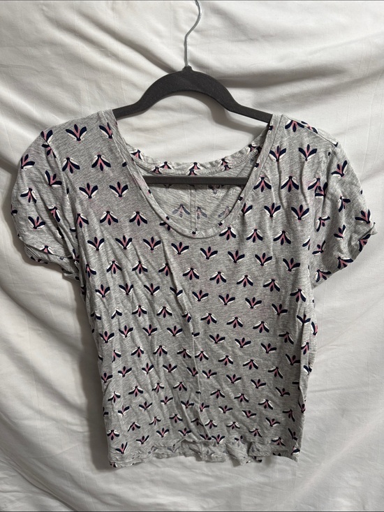 LOF Tops - LOF Gray Short Sleeve Tee with Navy and Pink Motif